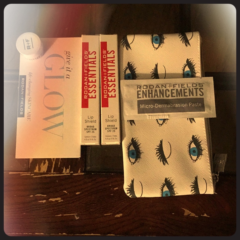 Rodan+Field makeup bag with samples!